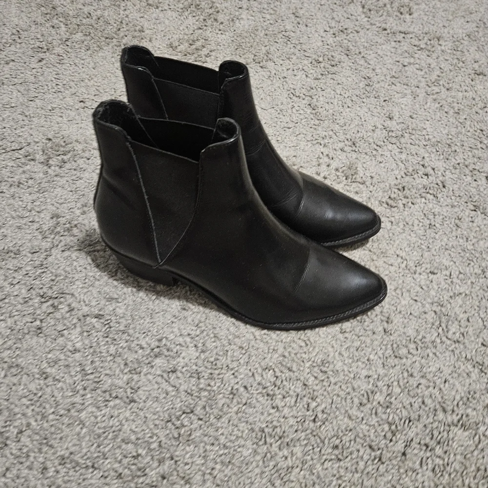 Steve Madden Anyml Black Ankle Boots Size 8 Pointy Toes